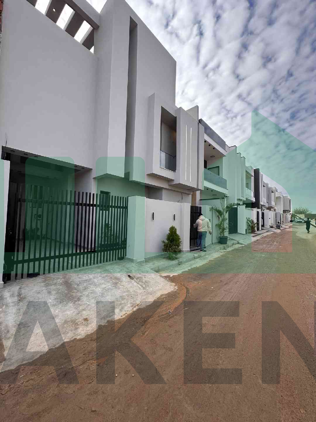 First image of the ad