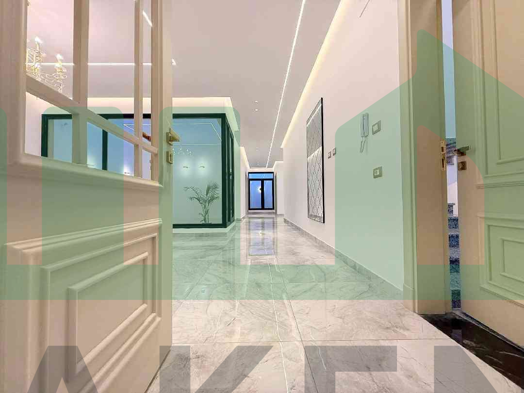 Second image of the ad