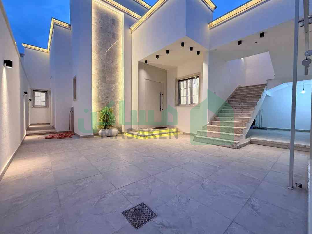 Second image of the ad