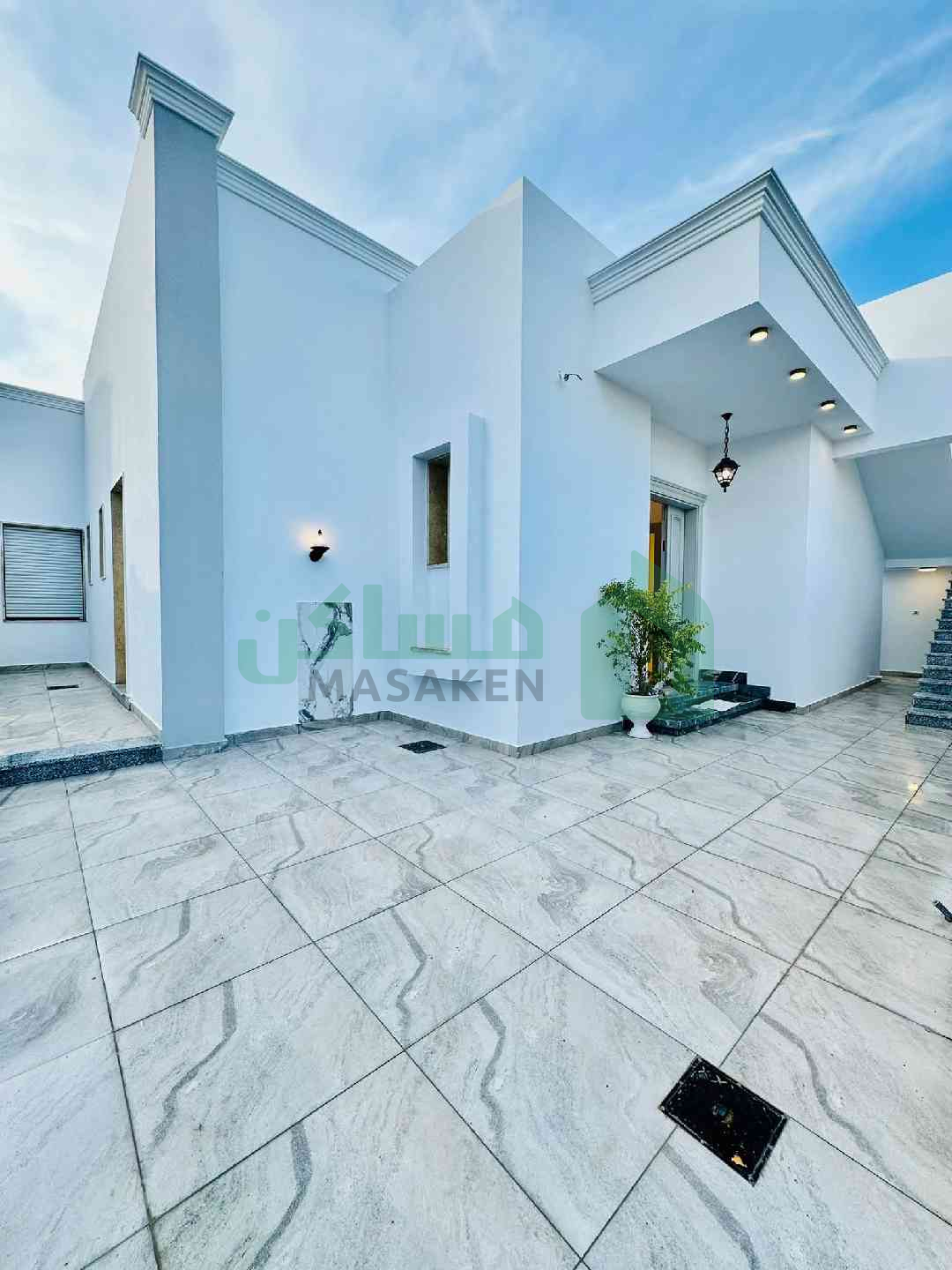 Third image of the ad