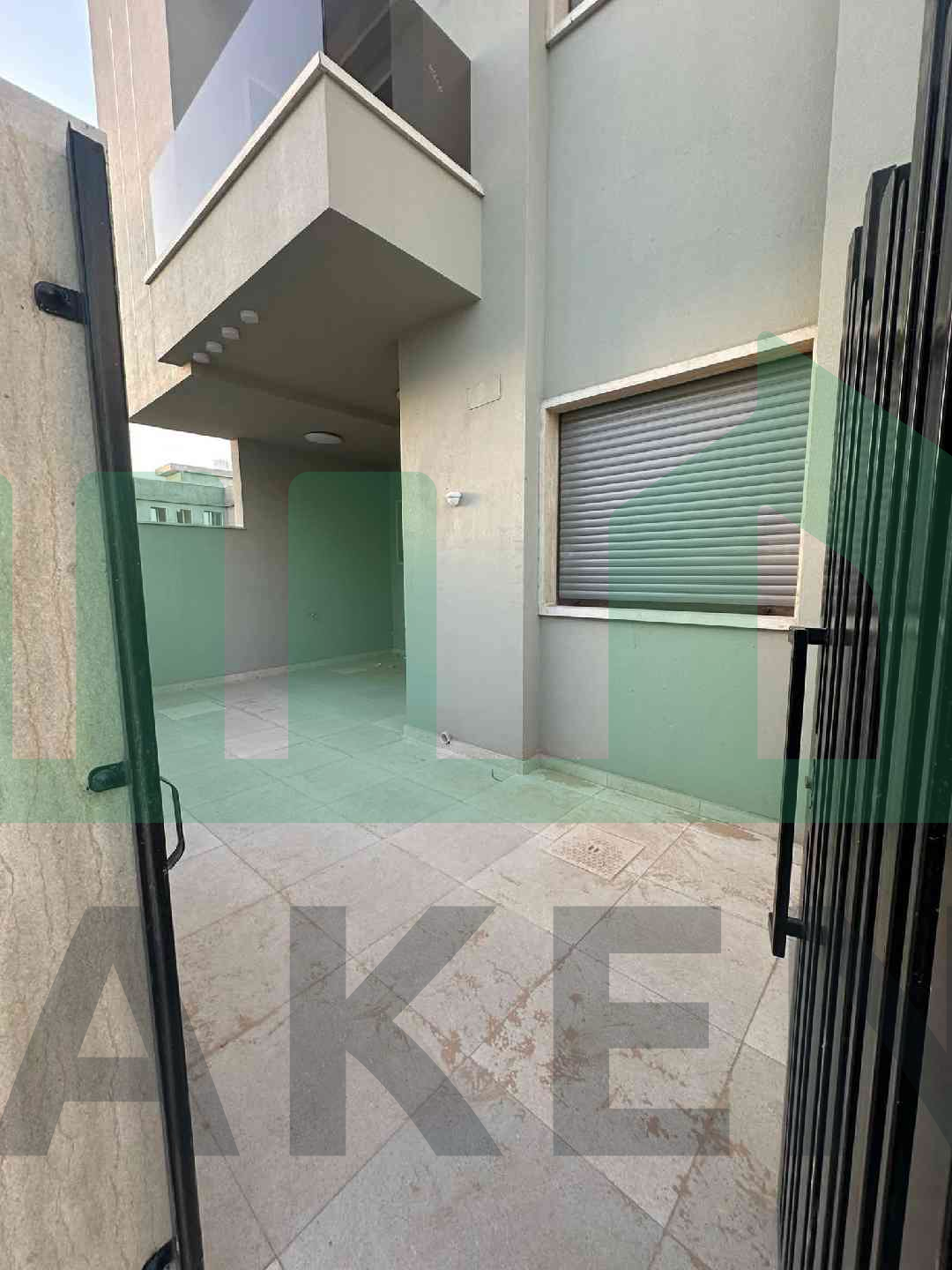 Second image of the ad