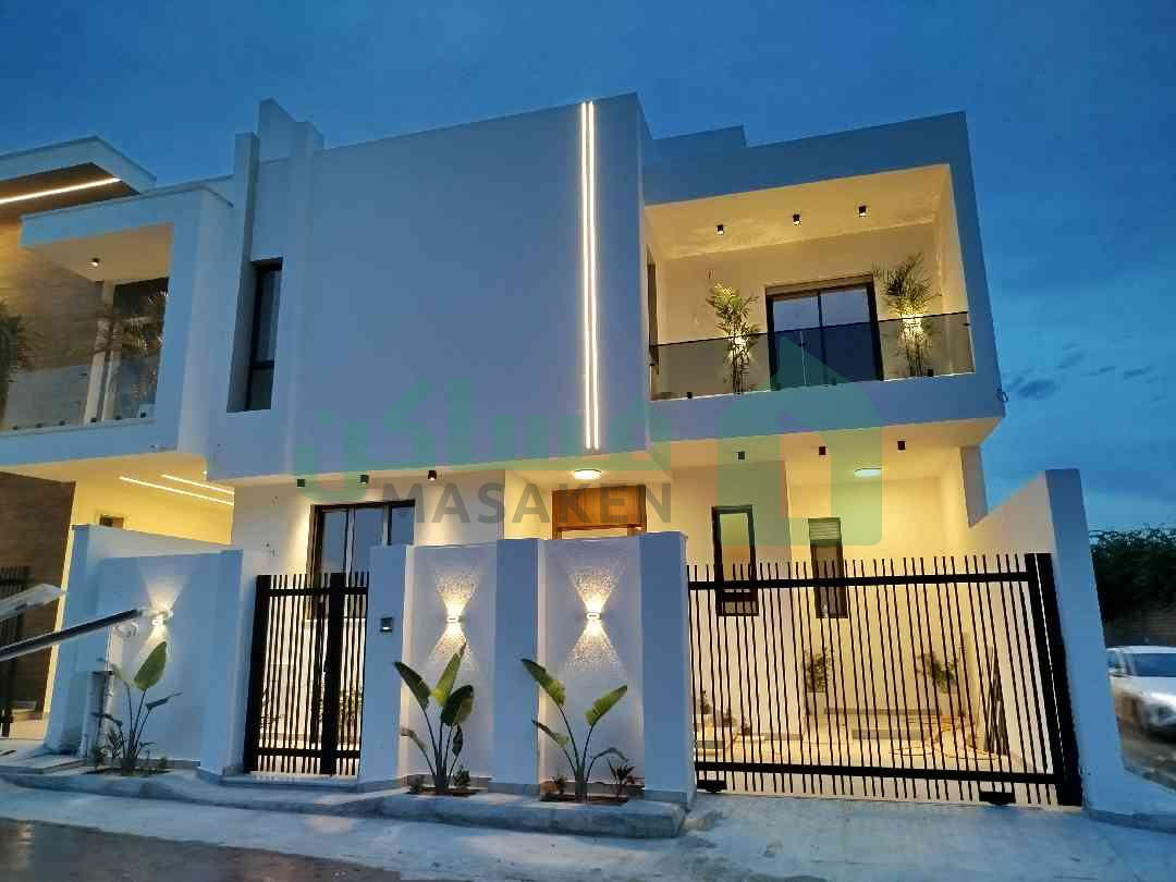 Second image of the ad