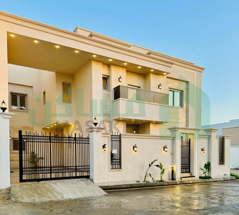 First image of the ad