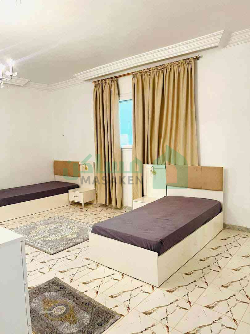 Second image of the ad