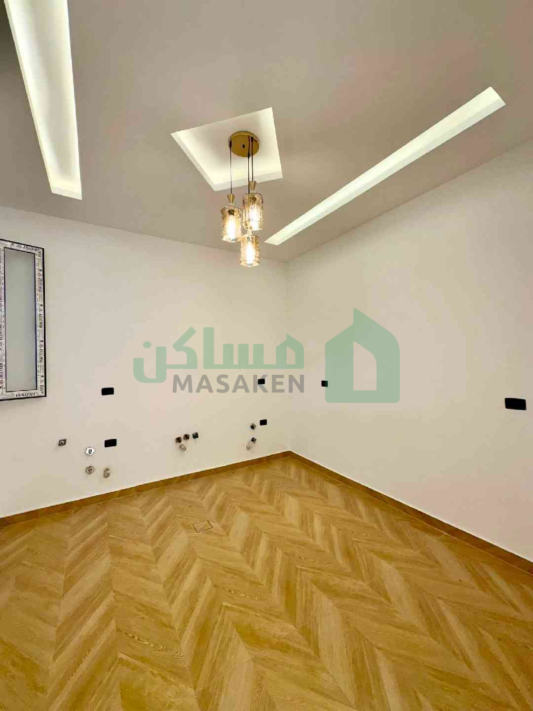 Third image of the ad