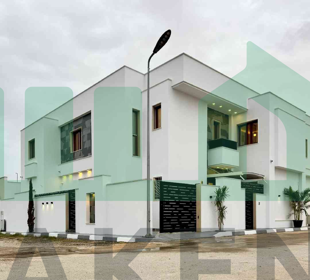 First image of the ad