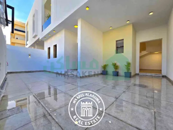 فيلا طابقيـن مفصولات