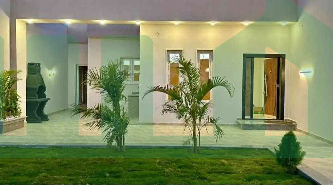 Third image of the ad