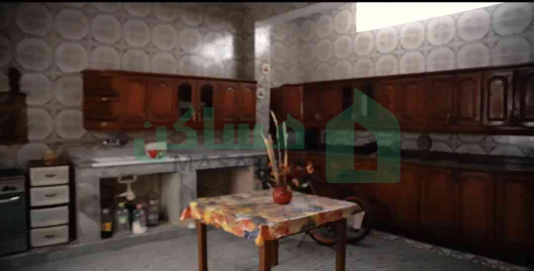 منزل سكني بالمدينة القديمة به واجهتين