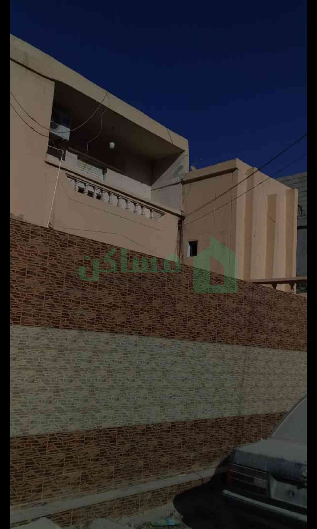 Third image of the ad