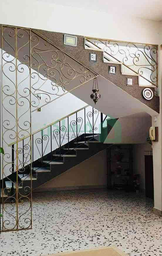 Third image of the ad