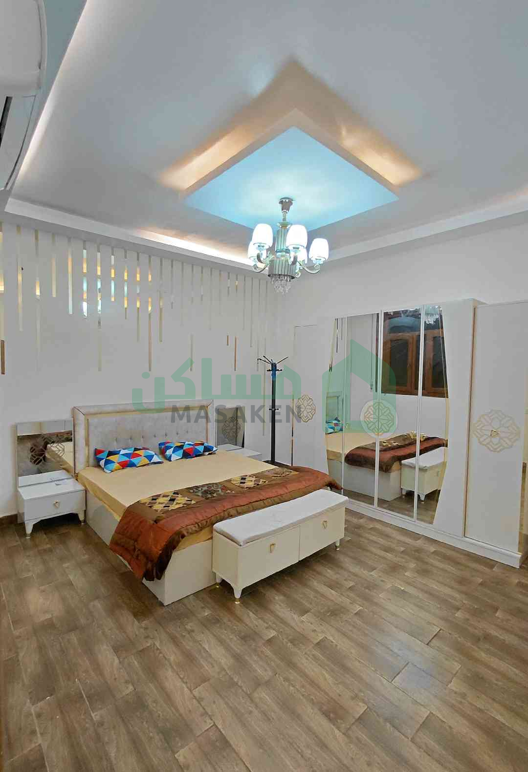 First image of the ad