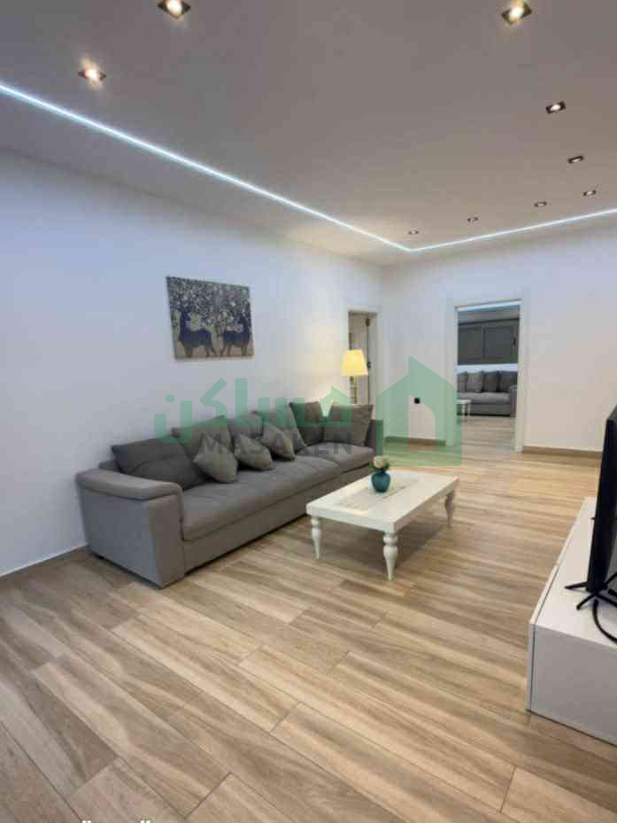 Third image of the ad