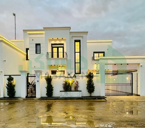 ⚜️فيلا من طابقين بتصميم VIP وتشطيب مودرن فاخر