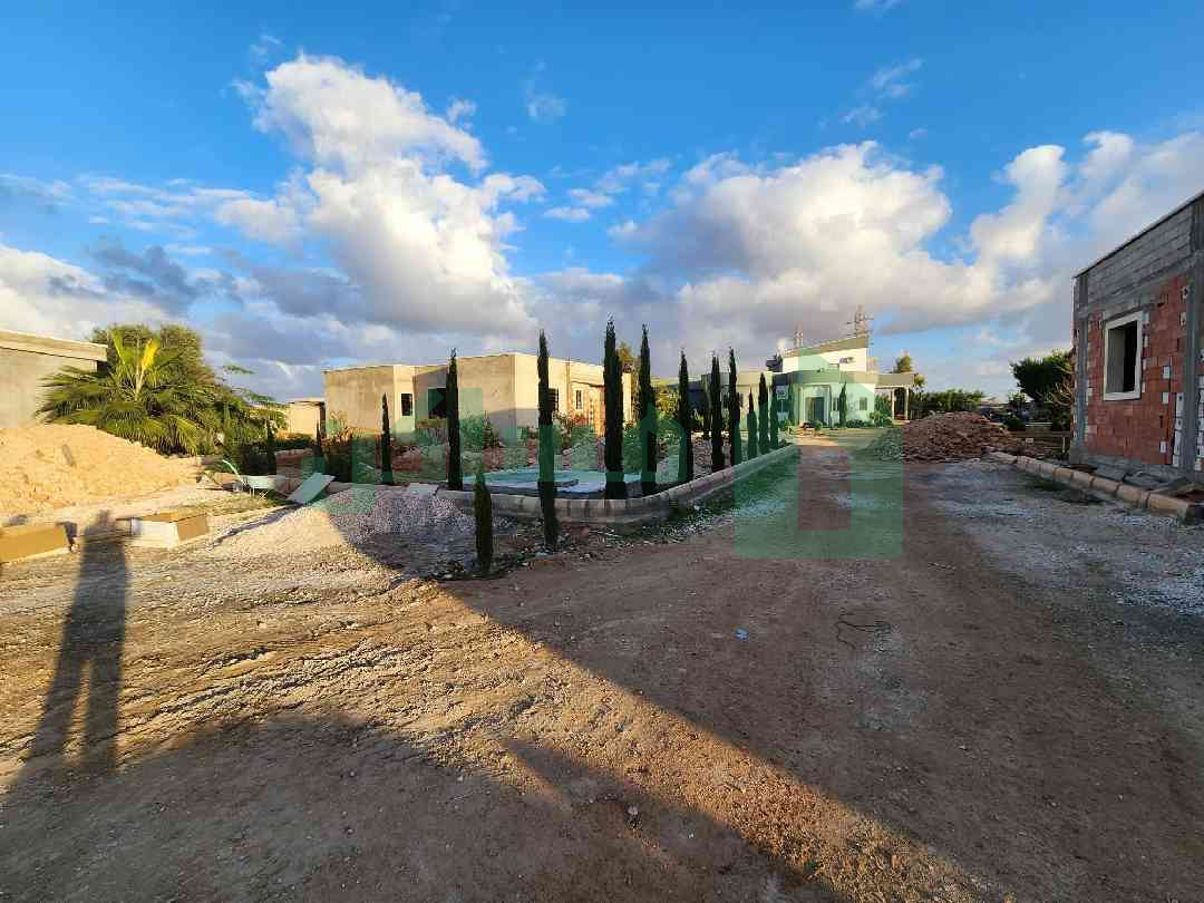 Second image of the ad