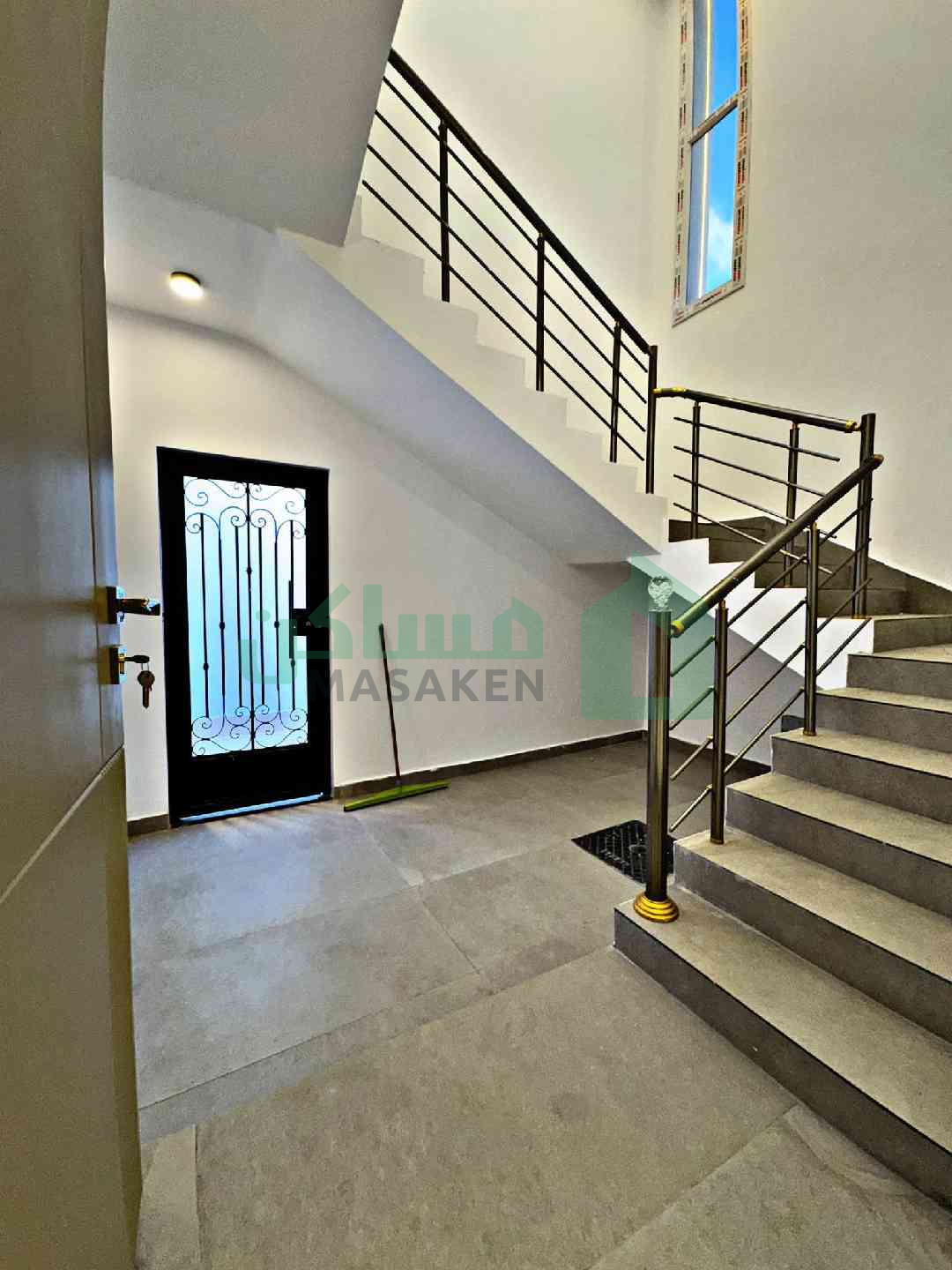 Third image of the ad
