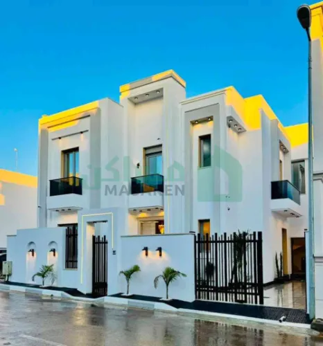 🏛️فيلا من طابقين بنظام مفصول بتصميم راقٍ وهندسة معما
