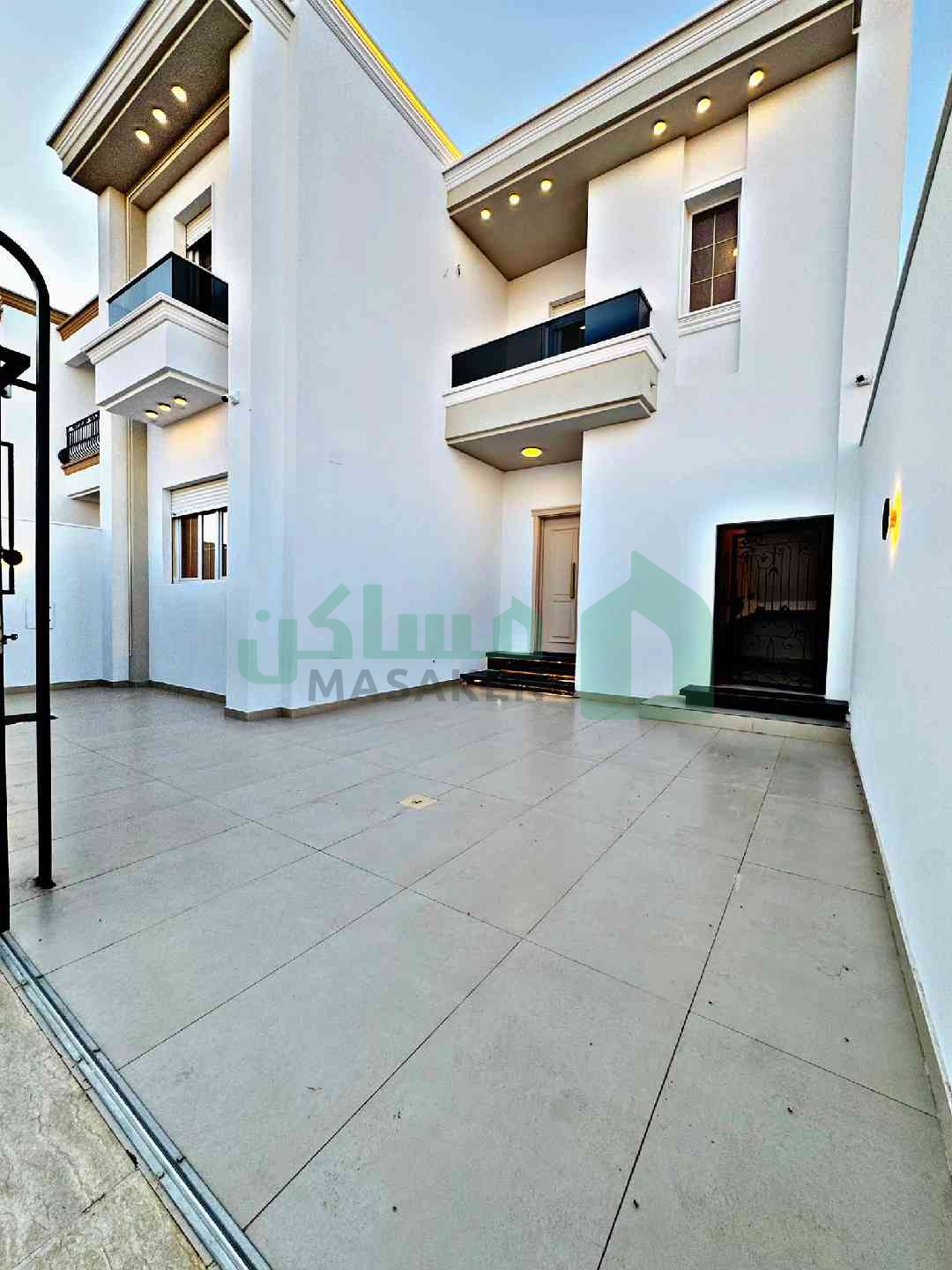 Second image of the ad